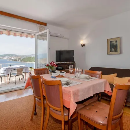 Appartement Beautiful In With Wifi Kraljevica