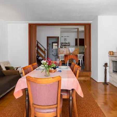 Appartement Beautiful In With Wifi Kraljevica