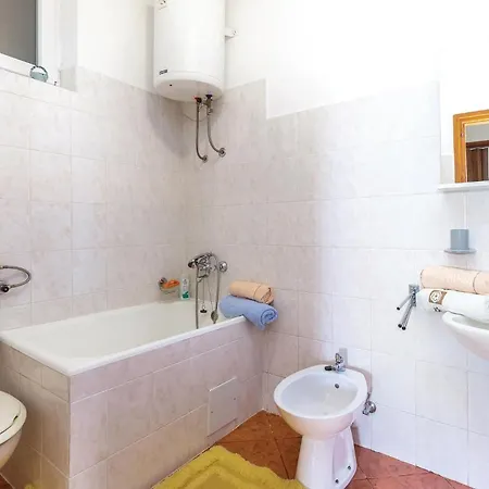 Appartement Beautiful In With Wifi